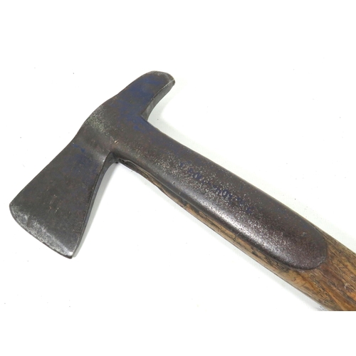 286 - Very Rare Vintage Fireman's Axe made by Rolls Royce. Arrowmarked and date stamped for 1942. In very ... 