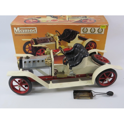 1051 - Mamod Steam Roadster SA1 car come with original box (box in tatty condition but model is all good).