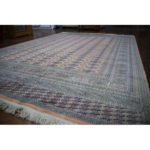 901 - Good Quality silk feel rug with tasselled edges, Eastern Style Geometric design  Measures approx 118... 