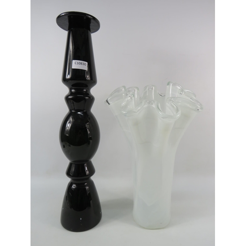 192 - Large Murano Vetro Eseguito Secondo ruffled art glass vase and a large black spindle shaped art glas... 