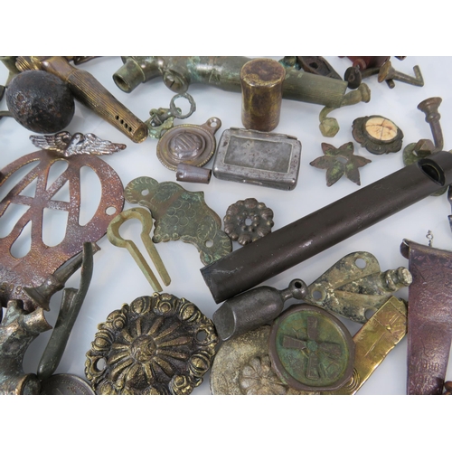 368 - Tray of various interesting metal detecting finds see pics.