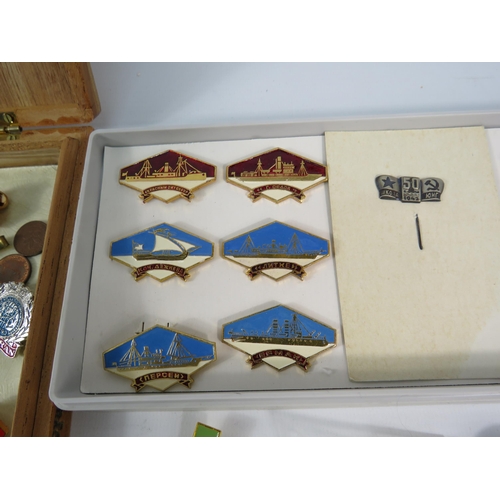 376 - Large selection of pin badges etc relating to Russian Navy etc see pics.