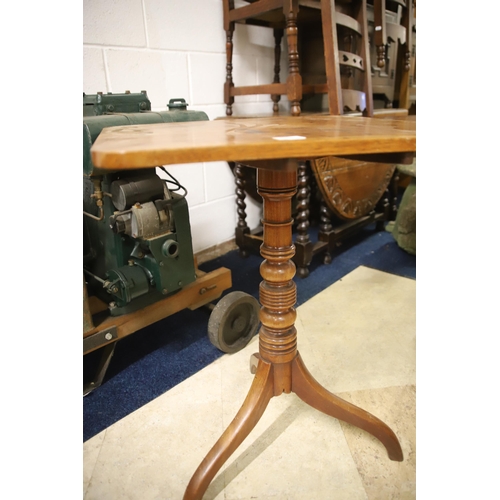 1232 - Two occasional tables, one with central pedestal, the other with drop leaves and faux drawer. See ph... 