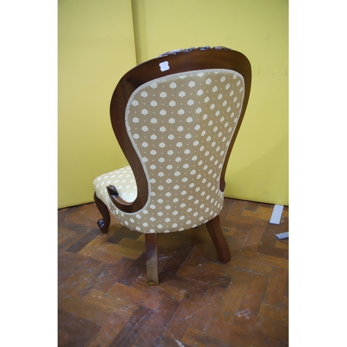 915 - Ballon back reproduction boudoir or nursing chair. Nicely upholstered in a lemon fabric. In excellen... 