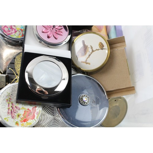 416 - Powder Compacts Vintage Assorted Inc Brass Stratton Floral Boxed Etc Joblot 575052