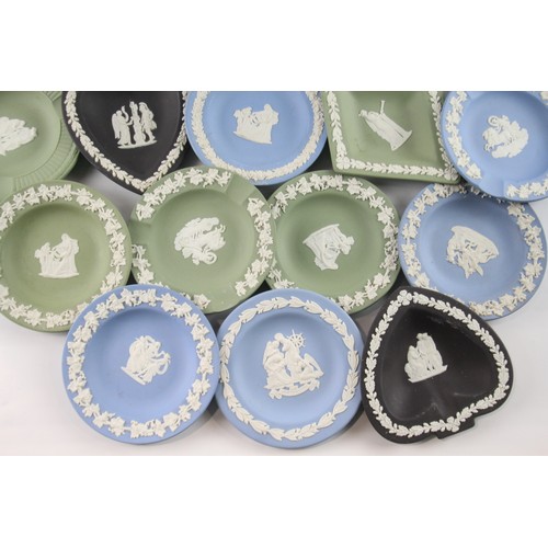 443 - Wedgwood Assorted Jasperware Inc Boxed, Black, Blue & White Joblot 701153