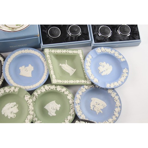 443 - Wedgwood Assorted Jasperware Inc Boxed, Black, Blue & White Joblot 701153