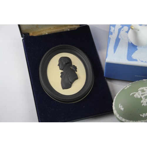 465 - Wedgwood Collectables Inc Boxed Egg Etc x 4 575166