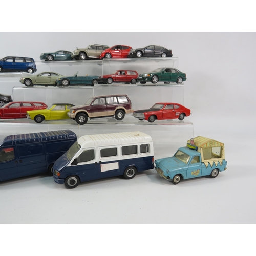 1079 - Twenty Four various diecast vehicles, Corgi, Maisto, Solido, Del Prado etc.