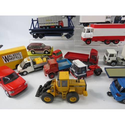 1080 - Two trays of various diecast vehicles lorries, trailers, cars etc.