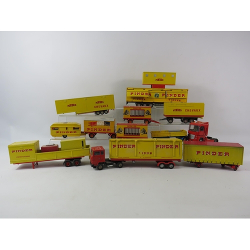 1084 - Various Corgi Pinder Circus animal trailers, caravan etc.