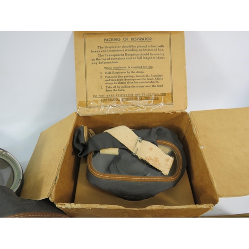 431 - Vintage Cased/Boxed Gas Masks Inc WW2 Dated 1941 w/ Satchel, Civilian, Etc x 3 2306239