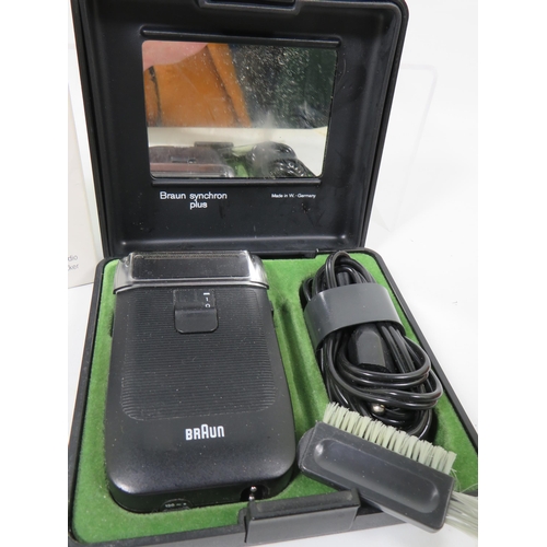 291 - Braun Synchron Gents Electric  razor plus a Roberts R982 Stereo Digital Radio complete with original... 