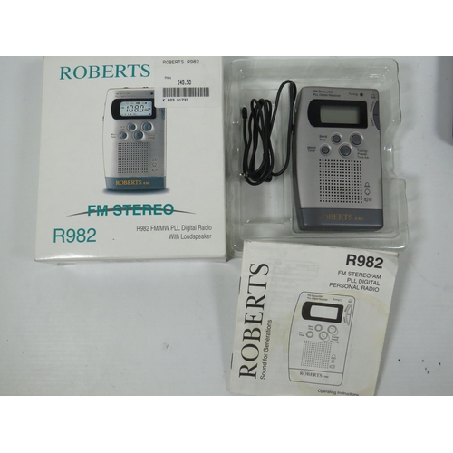 291 - Braun Synchron Gents Electric  razor plus a Roberts R982 Stereo Digital Radio complete with original... 