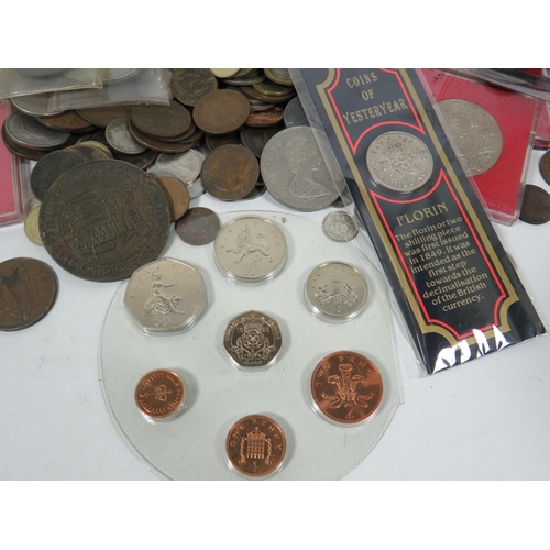 296 - Large amount of mostly UK copper and Cupro Crowns plus other collectable coins .  Total weight appro... 