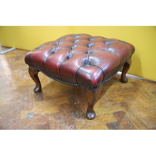 925 - Beautifully upholstered Leather Chesterfield Wing back Chair in very good condition with Matching le... 