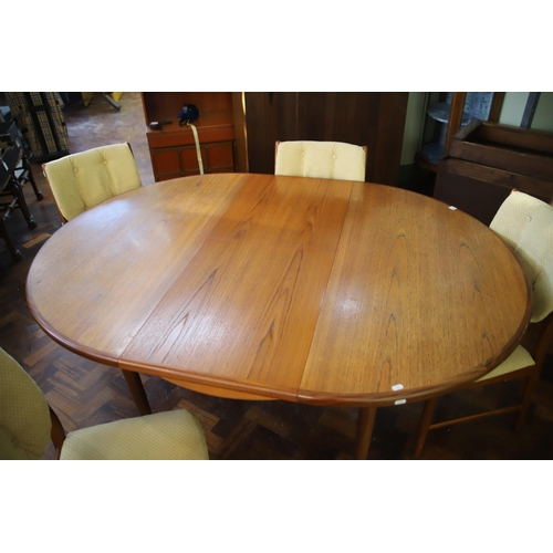 929 - Mid 20th Century G-Plan Fresco Extending Table with matching chairs H:29 x W:66 (extended) D:36ll in... 