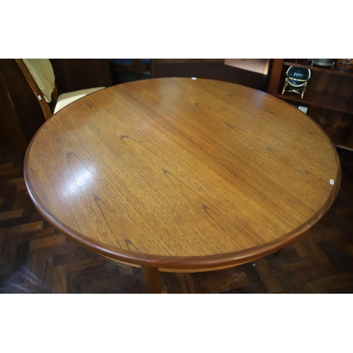 929 - Mid 20th Century G-Plan Fresco Extending Table with matching chairs H:29 x W:66 (extended) D:36ll in... 