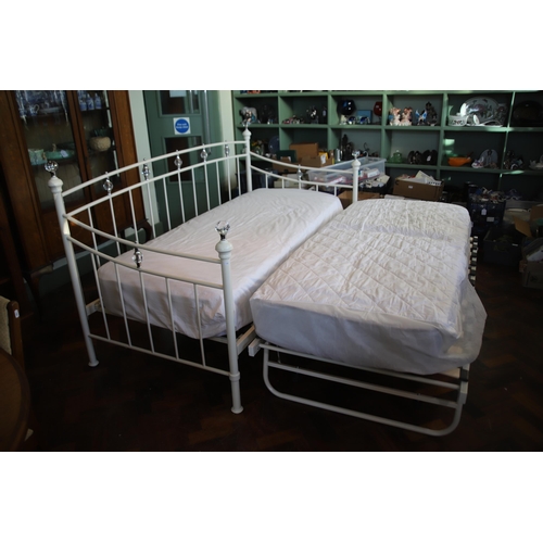 930 - Day Bed with extending base with extra mattress under. In clean and unused condition. Measures appro... 