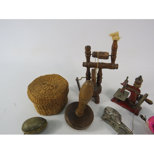 421 - Antique Haberdashery Collectables Inc Miniatures Novelty Roller Skates Etc x 11 457974