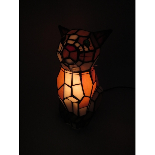 557 - Tiffany style cat table lamp, 11