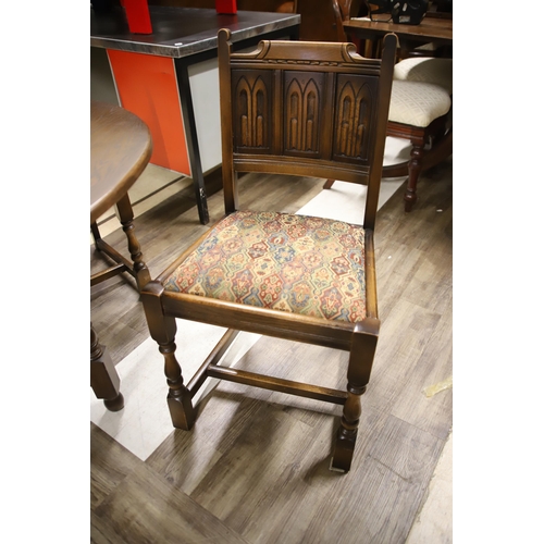 1249 - Lovely small but extending Gate leg table by Jaycee furniture ltd,  which comes with Four Smart upho... 