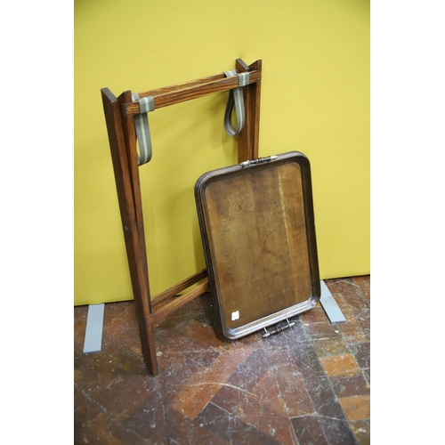 981 - Folding stand plus Butler's Tray. H:24 inches tall. See photos..