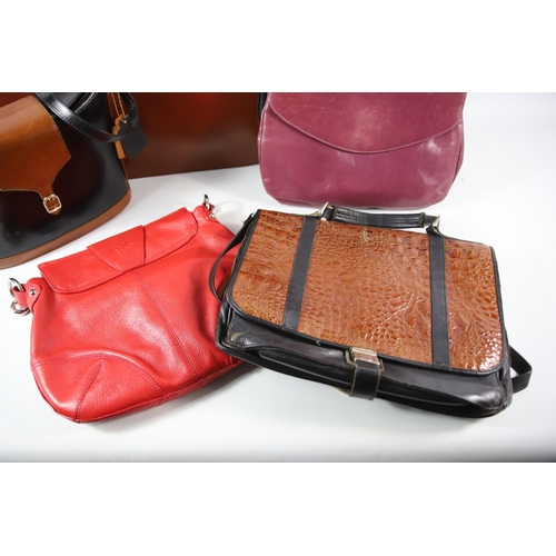 2022 - Selection of leather bags and handbags, see photos