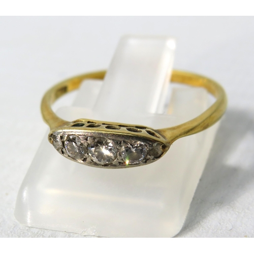 388 - Vintage 18ct gold ring set with five diamonds, the largest having a 3mm diameter, finger size N.5. 1... 