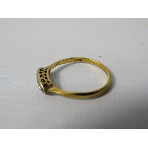 388 - Vintage 18ct gold ring set with five diamonds, the largest having a 3mm diameter, finger size N.5. 1... 