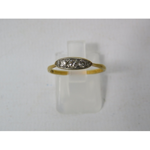 388 - Vintage 18ct gold ring set with five diamonds, the largest having a 3mm diameter, finger size N.5. 1... 