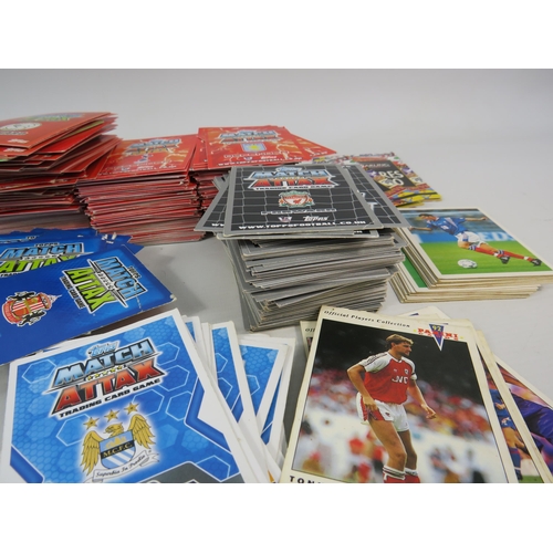 589 - Large selection of Football trading cards, Match Attax, Shoot Out, Adrenalyn XL etc.