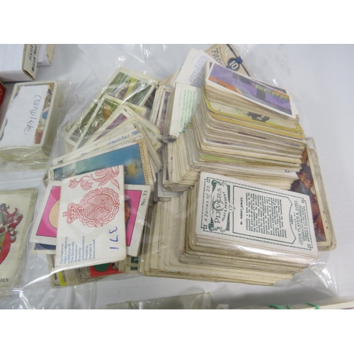 609 - Large selection of various sets of loose cigarette cards.