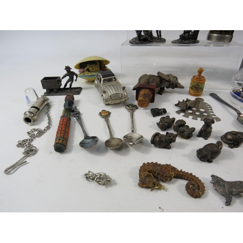 630 - Interesting mixed collectables lot incuding mini figurines etc.