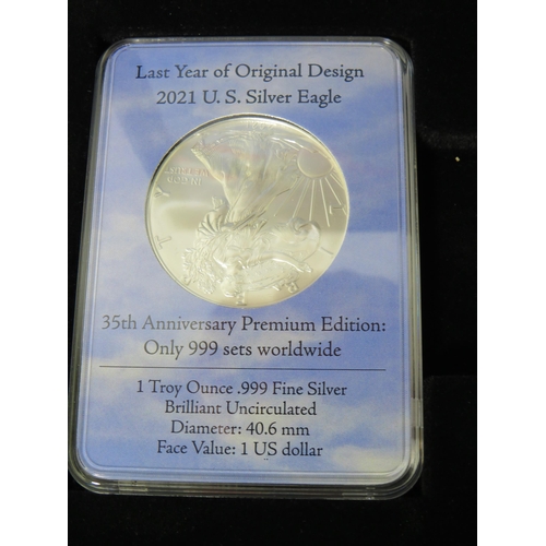 339 - Two 2021 US Silver Eagles of .999 Silver set in a PVC and Velvet lined display case. Each coin weigh... 