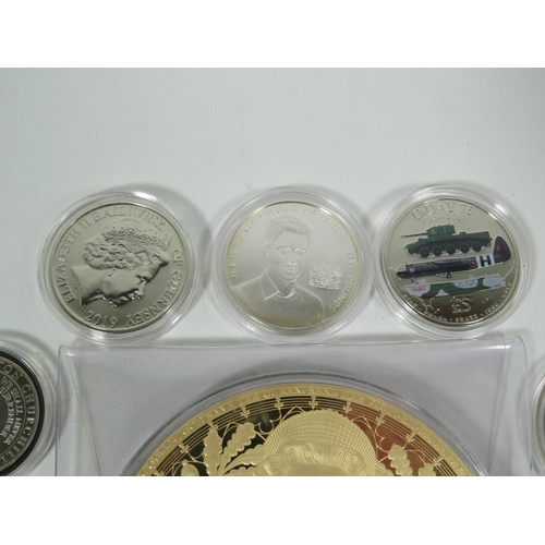 818 - Selection of Commemorative and uncirculated �5 Coins and others which are untested and without certi... 