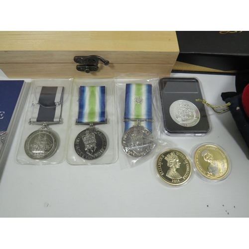 821 - Coin stamped as 1oz of .999 Silver plus reproduction medals together with a Large Selection of Coin ... 