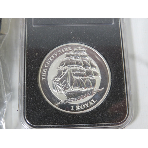 821 - Coin stamped as 1oz of .999 Silver plus reproduction medals together with a Large Selection of Coin ... 