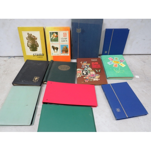 838 - Good selection of vintage and well filled stamp albums containing stamps of the world. See photos