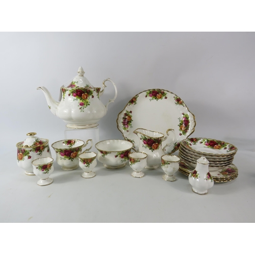 658 - Twenty pieces of Royal Albert Old Country Roses china. (repair to finial on teapot).