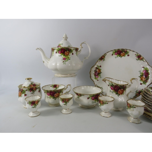 658 - Twenty pieces of Royal Albert Old Country Roses china. (repair to finial on teapot).