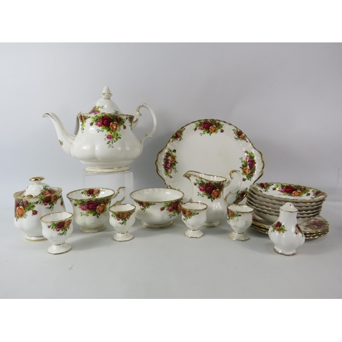 658 - Twenty pieces of Royal Albert Old Country Roses china. (repair to finial on teapot).