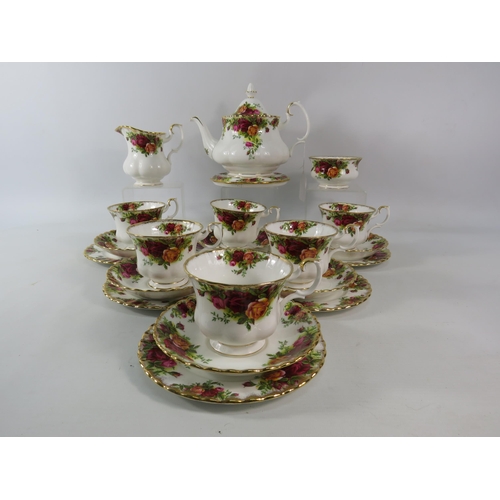 659 - Royal Albert Old Country Roses teaset with teapot stand, 22 pieces in total.