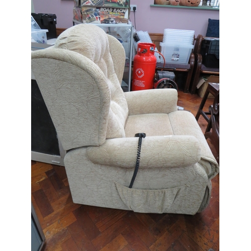 777 - Good Clean and Tidy Electric Rise/Recline chair with two motors. All works perfectly.   See photos