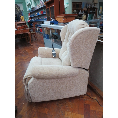 777 - Good Clean and Tidy Electric Rise/Recline chair with two motors. All works perfectly.   See photos