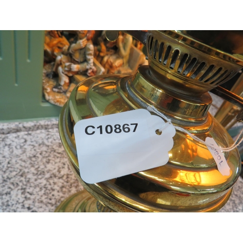 785 - Lovely Brass and Glass Oil lamp with short corinthian column base with brass reservoir. Lovely Amber... 