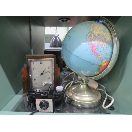 800 - Mixed Vintage lot to include an Art Deco mantle clock in running order, an illuminated Globe and a v... 