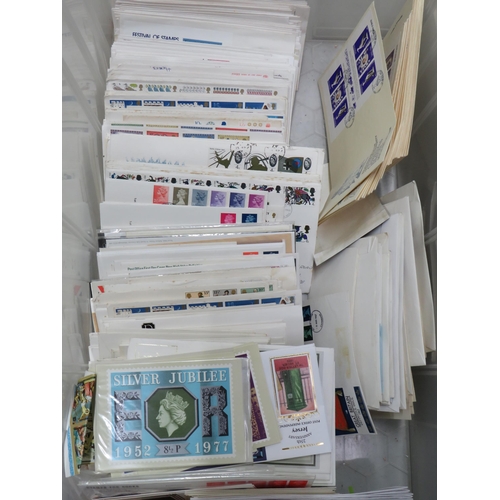 847 - Large Quantity of loose first day covers/stamped envelopes etc see photos