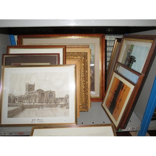 2077 - Large selecgtion of vintage framed prints and paintings etc.