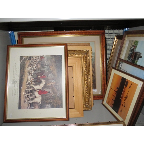 2077 - Large selecgtion of vintage framed prints and paintings etc.